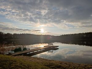 pomost na jeziorze